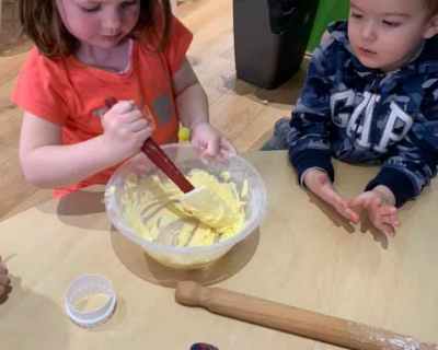 children-involved-with-cooking-and-baking